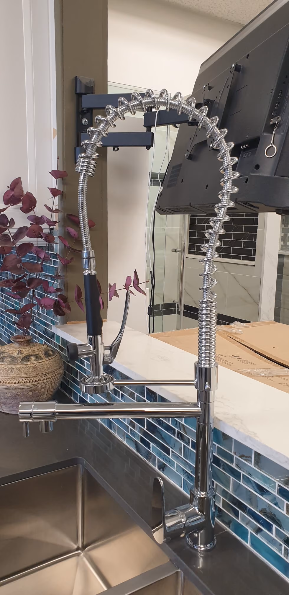 Kitchen faucet
